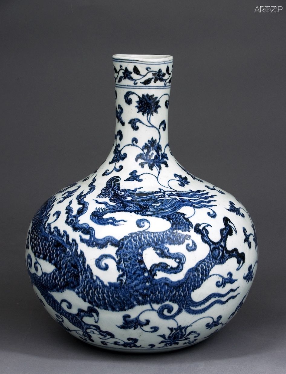 圖6：青花龍紋天球瓶，明永樂，高43厘米。荷蘭陸瓦爾登市公主堂陶瓷博物館收藏。