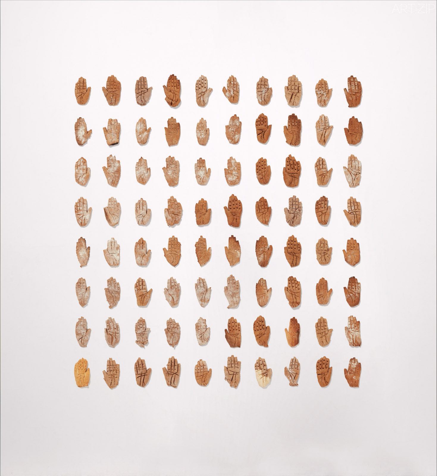 The Garden of Forking Paths Year: 2019 Medium: Bread Dimensions: 180h x 150w cm per piece 歧路之园 创作年代:2019 材料:面包 尺寸:每件180 x 150 cm(高 x 宽)